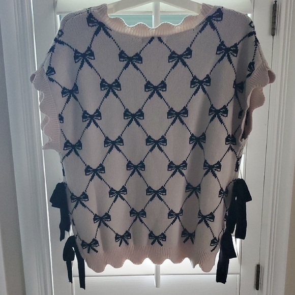 Blu Pepper Cream Sweater with Black Bow Pattern & Bows On Sides - Picture 4 of 4